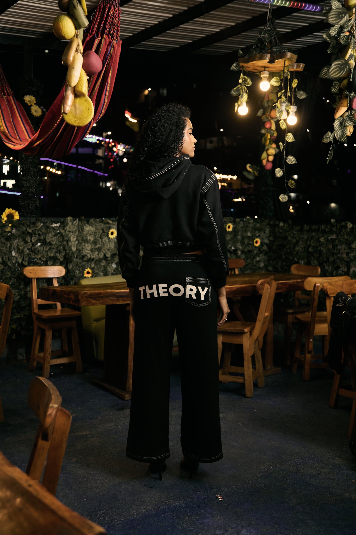 Hoodie Black Star Theory Crop